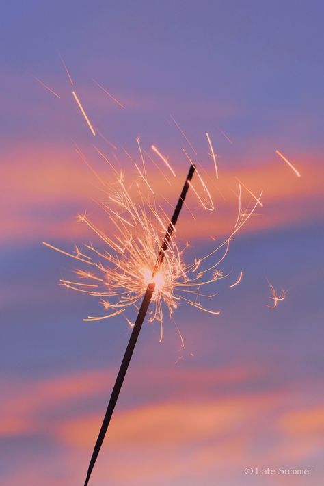 Matsuri Aesthetic, Firework Sparklers, Fireworks Wallpaper, Clouds Aesthetic, Sky Night, Beauty Storage, Aesthetic Pastel Wallpaper, Amazing Art Painting, Pastel Wallpaper