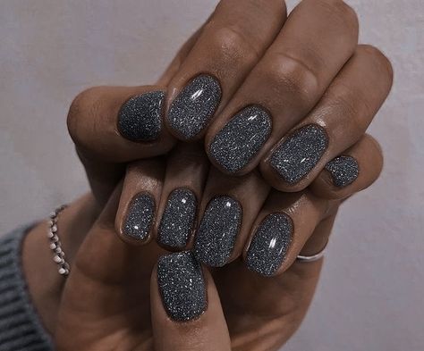 Todays Trend Nails, Dark Nails Sparkle, Glitter Grey Nails, January Short Nail Ideas, Sparkly Matte Nails, Sparkly Nail Designs Glitter, Sparkly Dip Powder Nails, Gel Polish Nail Designs Classy, Nail Ideas With Glitter Sparkle