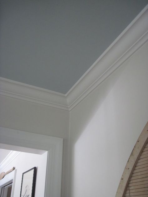 ceiling darker than walls | Darker ceiling Darker Ceiling, Tiled Bedroom, Sunroom Ceiling, Ceiling Colors, Ceiling Paint Colors, Ceiling Color, Painted Ceilings, Ceiling Paint, Dark Ceiling