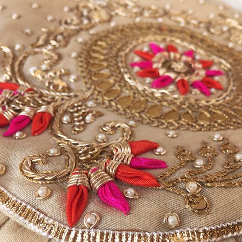 Beautifully hand embroidered Potlis by Özel  #potlis #diy #handmade #madeinindia #ethnic #bags #indianfashion #indianweddings #indianweddingfavors #doityourself #tutorial Gold Work Embroidery, Zardozi Embroidery, Hand Embroidery Dress, Couture Embroidery, Bead Embroidery Patterns, Hand Work Embroidery, Embroidered Blouse Designs, Embroidery Suits Design, Embroidery Motifs