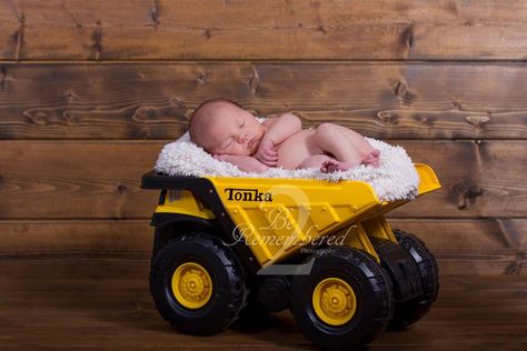 Baby Holiday Photos, Gamer Baby, Boy Pics, Construction Hat, Truck Photo, Baby Boy Newborn Pictures, Toddler Pictures, Baby Boy Newborn Photography, Newborn Photography Boy