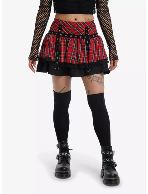 Social Collision Red Plaid Black Grommet Tiered Skirt Red And Black Skirt Outfit, Scenecore Fashion, Red And Black Skirt, Rock Vibes, Plus Size Goth, Black Skirt Outfits, Halloween Costume Accessories, Goth Outfits, Monster Girl