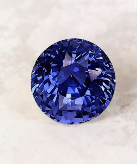 Cornflower Blue Sapphire Unheated Sri Lanka 3.54ct 8mm - Etsy Cornflower Blue Sapphire, Faceted Gems, Mineral Stone, Exclusive Jewelry, Gem Stones, Cornflower Blue, Faceted Gemstones, Diamond Gemstone, Crystals And Gemstones