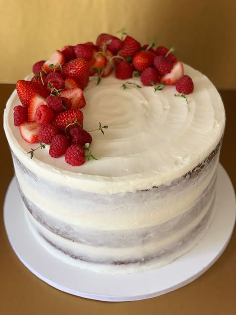 Two Tier Strawberry Cake Birthday, Two Tier Birthday Cake Aesthetic, Cake Topped With Strawberries, Naked Heart Cake, Strawberries On Top Of Cake, Semi Naked Cake Birthday, Naked Cake Decorating Ideas, Naked Cake With Strawberries, Strawberry Decorated Cake