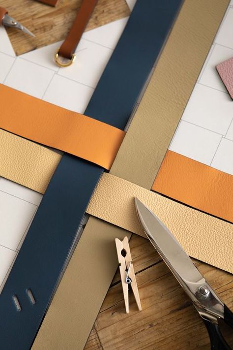 Loewe has released a sustainable version of one of its most popular bags Woven Leather Bag, Leather Bag Pattern, Leather Anniversary, Stylish Purse, Popular Bags, Leather Weaving, Leather Projects, Leather Diy, Woven Bag