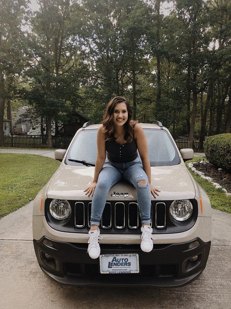 Zaira Nara, Jeep Renegade Trailhawk, Girly Car Accessories, Girly Car, Dream Cars Jeep, Car Pics, Adventure Aesthetic, Jeep Girl, Jeep Cars