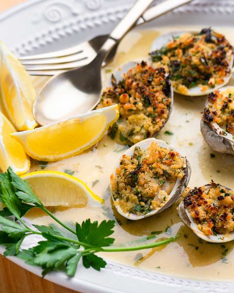 Clams Oreganata - Stuffed With Garlicky Breadcrumbs - Sip and Feast Baked Clams Recipe, Clams Oreganata, Oreganata Recipe, Baked Clams Oreganata, Stuffed Clams, Baked Clams, Littleneck Clams, Sip And Feast, Feast Recipes