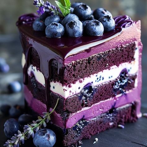 Optimal Recipes Blueberry Layered Cake, Chocolate And Blueberry Cake, Blueberry Cake Birthday, Blueberry Cake Aesthetic, Aesthetic Chocolate Cake, Chocolate Blueberry Cake, Blueberry Birthday Cake, Blueberry Chocolate Cake, Blueberry Mousse Cake