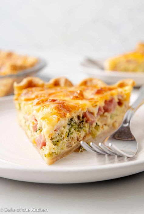 Ham and Broccoli Quiche Ham And Broccoli Quiche, Ham Quiche Recipe, Ham And Broccoli, Ham Broccoli, Ham Quiche, Dinner Pork, Breakfast Christmas, Ham And Cheese Quiche, Broccoli Quiche