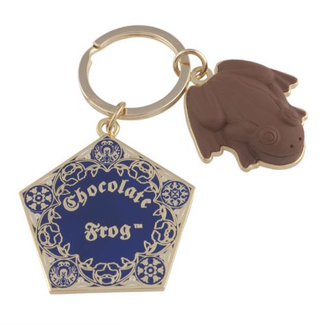 Harry Potter Gift Ideas, Harry Potter Chocolate, Frog Keychain, Harry Potter Gift, Harry Potter Christmas Tree, Harry Potter Merch, Harry Potter Universal Studios, Chocolate Frog, The Wizarding World Of Harry Potter