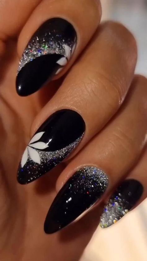 Black And White Nails, Fancy Nail Art, Nail Art Designs Images, Manicure Nail Designs, Fancy Nails Designs, Pretty Nail Art Designs, Nail Art Designs Videos, Trendy Nail Art, Nail Designs Glitter