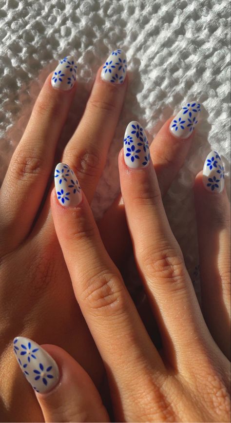 Coastal Granddaughter Nail Ideas, Portugal Nail Ideas, Nails For Europe Vacation, Greece Style Nails, Mama Mia Themed Nails, Italy Nails Aesthetic, Matisse Nails, Italian Tile Nails, Nails For France