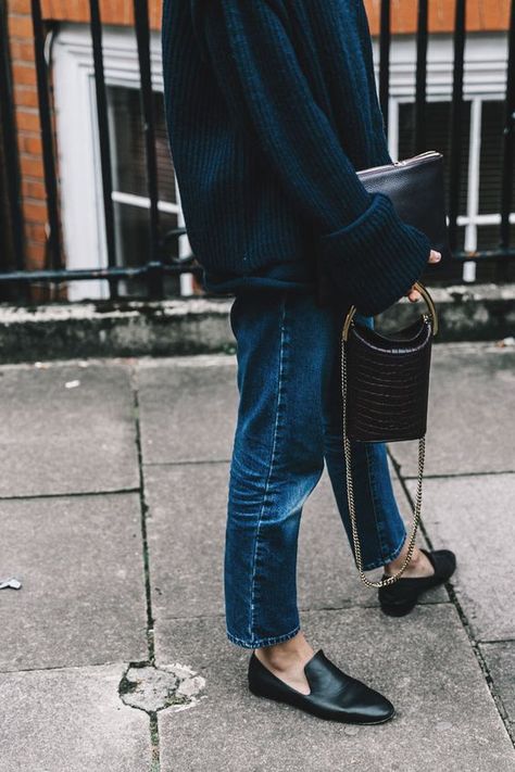 Bootcut Jean, Looks Street Style, Looks Black, 가을 패션, Fashion Mode, Looks Style, Fall Sweaters, Mode Inspiration, Dark Denim