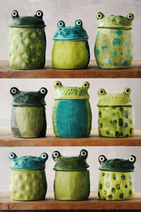 Clay Frog, Tanah Liat, Keramik Design, Pottery Inspo, Pottery Classes, Pottery Crafts, Ceramics Pottery Art, Pottery Inspiration, Ceramics Projects