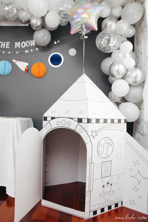 Simple Space Birthday Party, Space Party Outdoor, Out Of This World First Birthday, Space Themed Fourth Birthday, Space Birthday Balloon Garland, Two Year Old Space Birthday, Space Themed Third Birthday Party, Space Astronaut Birthday Party, Planetarium Birthday Party