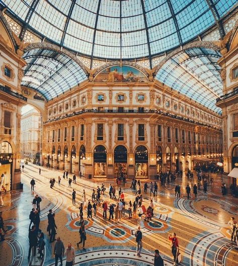 @lifewithrisa Milan Travel, Milan City, Voyage Europe, Bergamo, Milan Italy, Places Around The World, Travel Around The World, Italy Travel, Travel Around