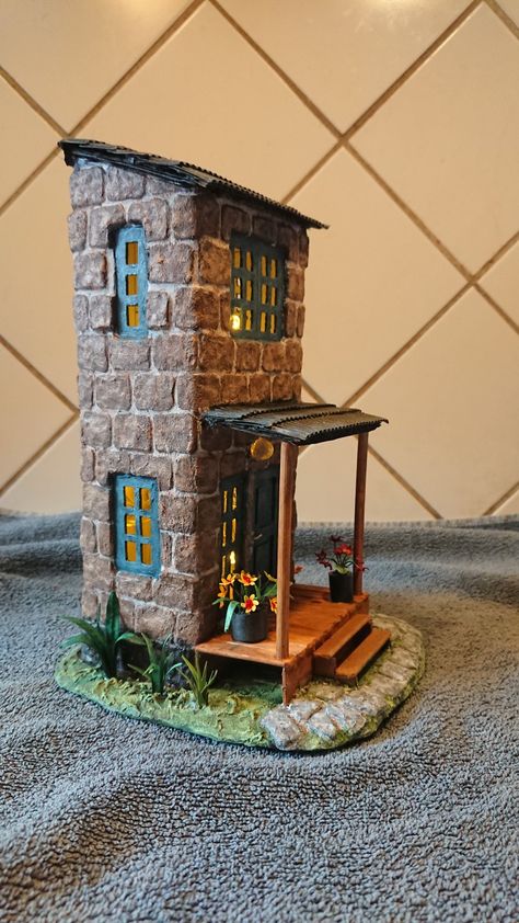 Miniature Houses Diy Cardboard, Beginners Canvas Painting, Painting On Canvas For Beginners, Canvas Painting For Beginners, Fairy House Diy, Canvas For Beginners, Dekor Diy, Small Canvas Paintings, Clay Houses