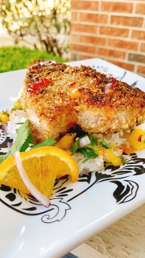 Tuna steak gets marinated in lime, lemon, and orange juice for an extra citrusy flavor, then breaded in chips, and quickly seared for a real treat! Tuna Steak Dinner Ideas, Tuna Recipes Steak, Tuna Steaks Recipes, Seafood Kabobs, Summery Foods, Baked Tuna Steaks, Tuna Steak Dinner, Tuna Steak Recipes, Tuna Patties