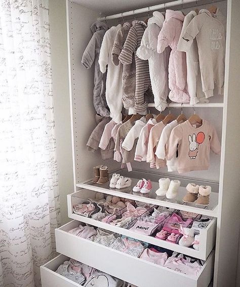 Ikea Baby, Girl Nursery Themes, Baby Nursery Inspiration, Baby Room Organization, Nursery Closet, Girl Nursery Room, Baby Room Inspiration, Baby Closet, Baby Inspiration