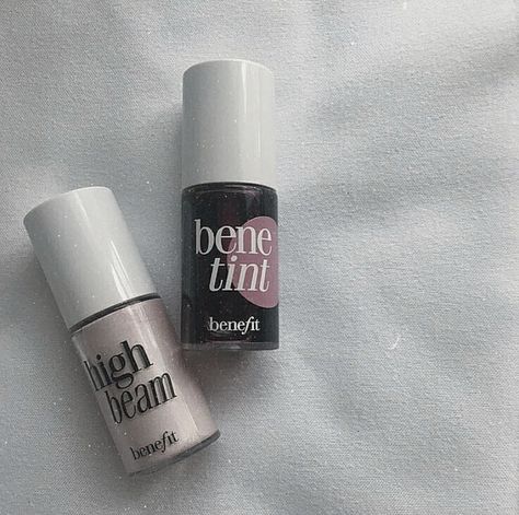 Benefits Best Combo       The tint for everyday NATURAL make up and the high beam for GLAM     Highly Recommend Highliter Make Up Aesthetic, Thermal Highlighter Makeup, Benefit High Beam, Highlighter Benefit, Benefit Liquid Highlighter, High Beam Benefit, Expensive Highlighter, Natural Make Up, High Beam