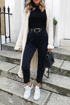 Boots 2020, Mum Fashion, Jeans Mom, Outfit Winter, Fashion Mistakes, Jeans Outfit, Mode Inspo, Looks Chic, Outfit Inspo Fall