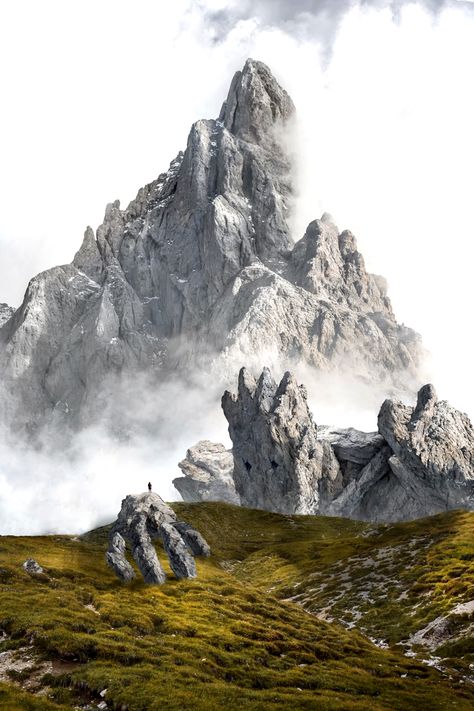 Rock Giant Concept Art, Giant Concept Art, Mountain Giant, Stone Giant, Giant Crystal, Fountain Head, Monster Ideas, Big Rock, Landscape Photography Tips