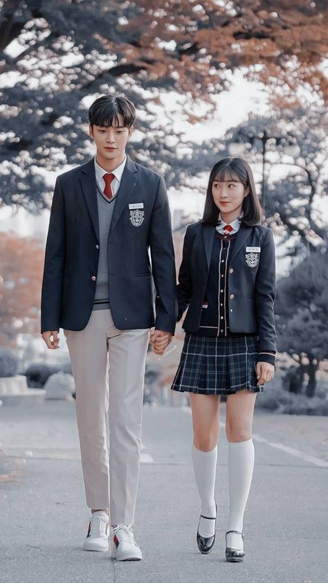 Aesthetic Seoul, Twice Fashion, Bride Fashion Illustration, Korean School, School Outfits Highschool, Teenage Couples, High School Uniform, School Uniform Fashion, School Uniform Outfits