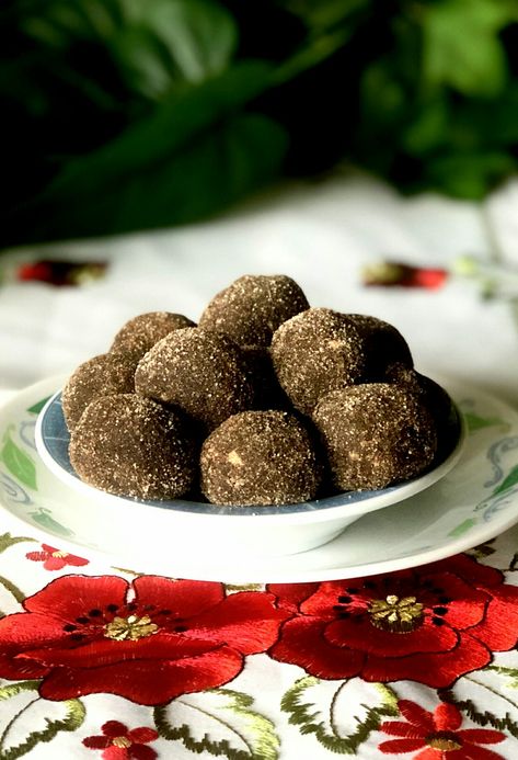 Mexican Coffee Balls Coffee Balls, Chocolate No Bake Cookies, Tres Leches Cake Recipe, Chocolate Wafer Cookies, Mexican Coffee, Coffee Candy, Tres Leches Cake, Cutout Sugar Cookies, Wafer Cookies