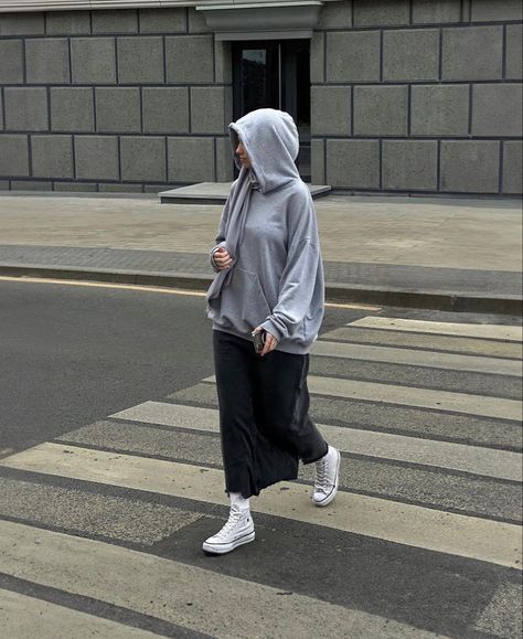 Ootd Hijab Hoodie, Hoodie Hijab Outfit, Oversized Zip Up Hoodie Outfit, Hoodie Hijab, Hijab Hoodie, Hoodie Outfit Casual, Hoody Outfits, Abaya Outfit, Aesthetic Hoodies