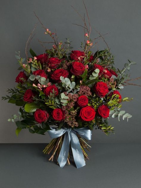 Red Flower Arrangements, Red Rose Arrangements, Valentine Flower Arrangements, Săpunuri Handmade, Luxury Flower Bouquets, Valentine Bouquet, Creative Flower Arrangements, Red Rose Bouquet, Valentines Roses