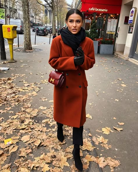 Winter Business Outfits, Mantel Outfit, Mode Shoes, Fashionista Clothes, Cute Winter Outfits, Street Style Paris, Business Outfit, Current Fashion Trends, Business Outfits