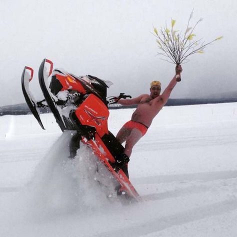 27 Pictures to Improve Your Night Sledding Snowmobile, Snowmobile Trailers, Snow Fun, Hilarious Photos, Big Boy Toys, Because I Love You, Keep It Classy, Random Pics, Snowmobile