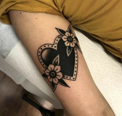 Traditional Tattoo Cover Up, Black Heart Tattoo, Traditional Heart Tattoos, Black Heart Tattoos, Traditional Black Tattoo, Traditional Tattoo Inspiration, Traditional Tattoo Flowers, Black Tattoo Cover Up, Neotraditional Tattoo