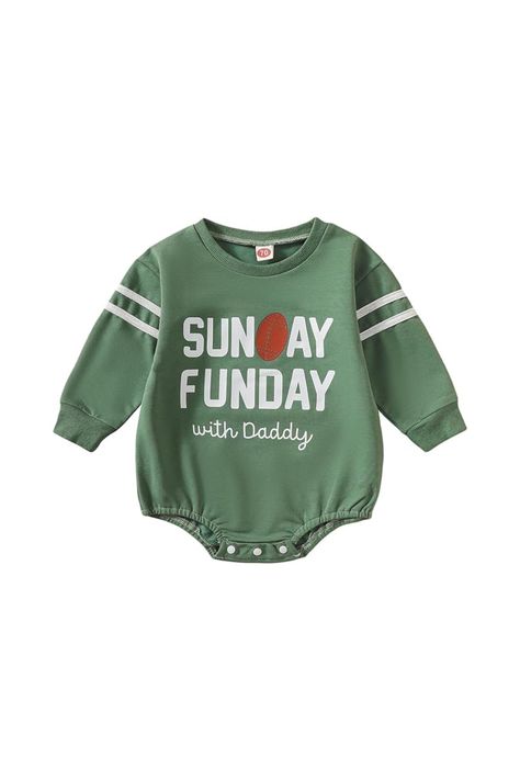 Image displays a gender-neutral newborn sweatshirt romper suitable for both baby boys and girls. The romper, designed as game day attire, prominently features the phrase "Sunday Funday with daddy" printed on it. The long-sleeved pullover design ensures warmth during the fall and winter seasons while also offering easy access for diaper changes. The romper emphasizes its connection to the sport and celebrating the bonding between baby and daddy during football season. Girls Football Outfit, Baby Football Outfit, Baby Boy Football, Baby Football, Fall Bodysuit, Football Outfit, Football Baby, Baby Unisex, Body Suit Outfits