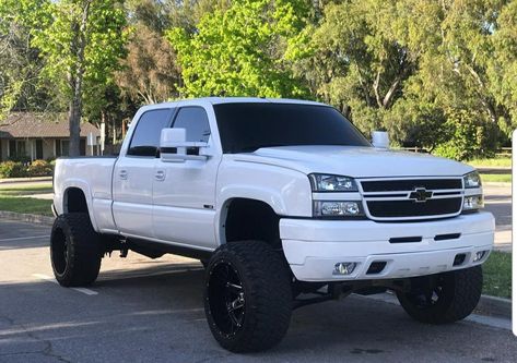 Cateye Trucks, Cat Eye Chevy, Cateye Chevy, Truck Accesories, Lifted Silverado, 2010 Chevy Silverado, Chevy Duramax, Country Trucks, Chevy Trucks Silverado