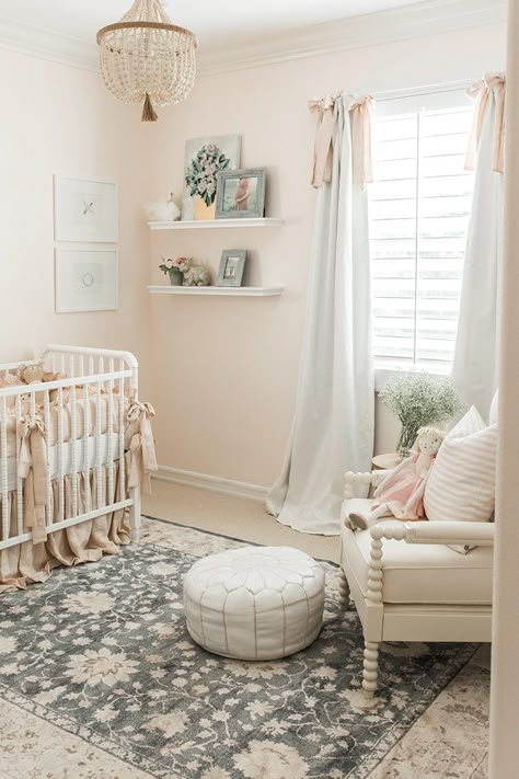 Friday Eye Candy A Thoughtful Place, Baby Sleep Problems, Baby Bedroom, Baby's Room, Nursery Inspiration, Nursery Design, Nursery Neutral, Baby Outfits