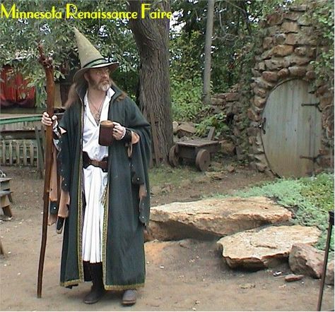 Men Wizard Costume, Enchanted Forest Outfit Ideas Men, Ren Faire Wizard Costume, Forest Wizard Costume, Wizard Costume Male Diy, Wizard Cosplay Men, Wizard Ren Faire, Wizard Fashion Men, Wizards Robes