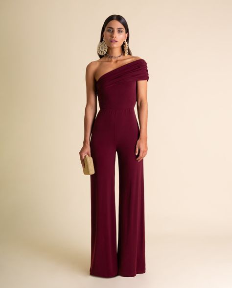 Burgundy Jumpsuit, Gala Outfit, Jumpsuit Outfits, Straight Cut Pants, One Shoulder Jumpsuit, Jumpsuit Elegant, Jumpsuit Outfit, Long Jumpsuits, Sleeveless Jumpsuits