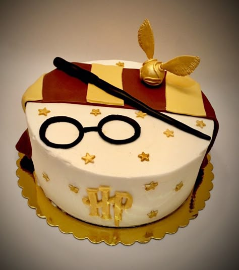 Pastel Harry Potter, Lily Harry Potter, Harry Potter Theme Birthday Party, Tort Harry Potter, Harry Potter Theme Cake, Gateau Harry Potter, Harry Potter Cupcakes, Harry Potter Theme Birthday, Cumpleaños Harry Potter