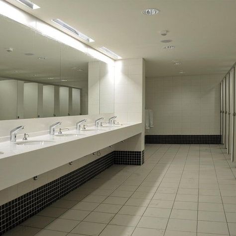 School Restroom, School Dr, School Building Design, School Bathroom, Restroom Design, Gym Interior, Public Bathrooms, Public Restroom, Toilet Design