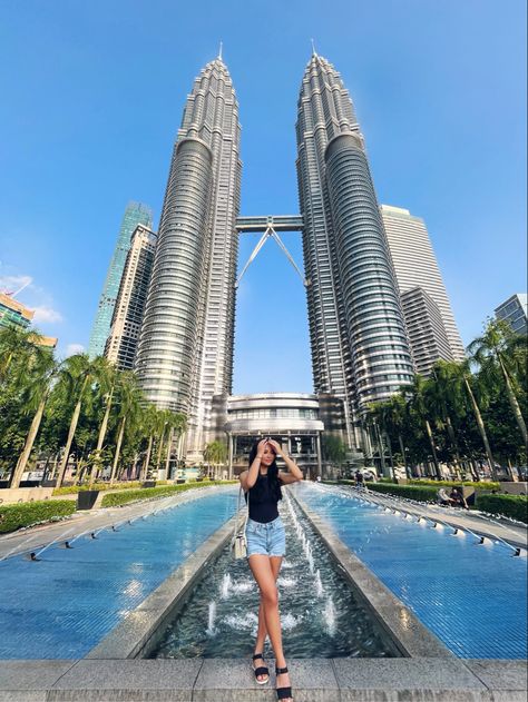 Kuala Lumpur Outfit Ideas, Kuala Lumpur Photo Ideas, Malaysia Outfit Ideas, Malaysia Photoshoot, Kl Aesthetic, Kuala Lumpur Malaysia Aesthetic, Malaysia Ootd, Ootd Malaysia, Genting Highland Malaysia