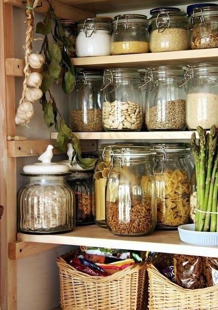 Tinctures Recipes, Organized Pantry, Slow Living, Kitchen Pantry, Cottage Homes, Country Kitchen, 인테리어 디자인, Dream Kitchen, House Inspiration