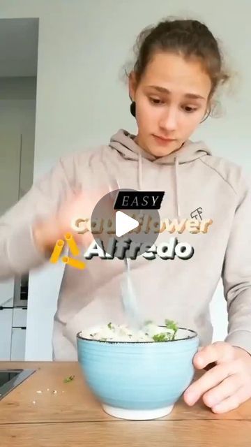 Vegan food | plantbase on Instagram: "CREAMY CAULIFLOWER ALFREDO🍝 Who else could eat pasta EVERYDAY? 😋

Video by fitgreenmind 

Recipe:

(4 servings each 365cal/16P/53C/8F):
-6 cups (650g) cauliflower florets
-1 1/4 Tsp salt
-1 Tsp garlic powder
-pepper to taste
-1 Tbsp olive oil
-3/4 - 1 cup (180-250ml) plant milk (depending on how creamy it should be)
-pasta for 4 (I took 400g raw weight) 
(boil the cauliflower until soft/blend it with the remaining ingredients)

.
.
.
.
#vegan_veganfood #veganmeals #veganrecipe  #veganuk #veganlunch #veganismo #veganshare #vegandinner #veganfoodlovers #veganvitamin #veganfoodie #veganbreakfast #vegancommunity #veganeats #vegans #veganlifestyle #veganrecipes #vegano #vegansofinstagram #veganism #veganlife #veganfoodshare #veganfood #vegetarian #vegan" Cauliflower Alfredo, Cauliflower Pasta, Plant Milk, Vegan Vitamins, Creamy Cauliflower, Vegan Foodie, Vegan Lunch, Vegan Breakfast, Vegan Life