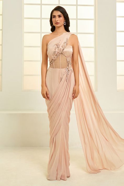 Shop for these amazing collections of Rose Gold Mashroo Embroidered Floral Vine Draped Corset Saree Gown For Women by Masumi Mewawalla online at Aza Fashions. Corset Drape Dress, Lehnga Photoshoot, Corset Saree, Pageant Wardrobe, Cocktail Sarees, Drape Dress Pattern, Saree Pattern, Draped Corset, Saree Gowns