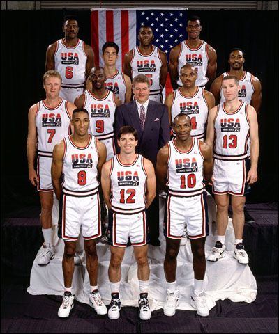 In 2010, Larry Bird returned to the Basketball Hall of Fame in Springfield, Mass., to be inducted (again) as representatives of the 1992 Dream Team that swept to the Olympic gold medal with an average victory margin of 43.8 points, including a 117-85 rout of Croatia (with Toni Kukoc and Drazen Petrovic) in the final. Bird, who finished his NBA career with the 1991-92 season, averaged 8.4 points and 3.8 rebounds. Nba Dream Team, Dream Team 1992, Christian Laettner, Usa Dream Team, Chris Mullin, Clyde Drexler, John Stockton, Olympic Basketball, Basket Nba