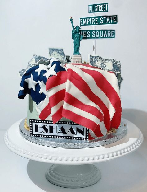 New York Cake Ideas, Statue Of Liberty Cake, American Birthday Cake, India Cakes, New York Cake, Cake Design Images, 21 Bday, Marvel Cake, Aesthetic Party