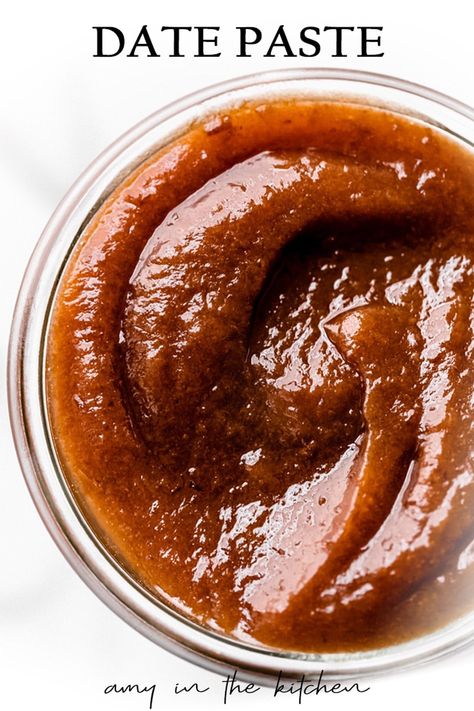 Date Paste is a simple to make, an all-natural sweetener with only 2 ingredients! A healthy substitute for white sugar and other refined sugars! Date Syrup Recipe Healthy, Homemade Date Syrup, Date Jam Recipe, Date Spread Recipes, Date Paste Recipes, Date Spread, Date Jam, Date Paste, Vanilla Bean Cheesecake