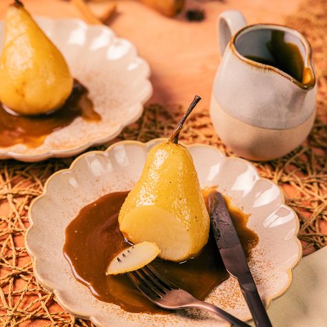 Vanilla-Poached-Pears-with-Apple-Cider-Caramel-Sauce Cider Caramel, Apple Cider Caramel, Caramel Sauce Recipe, Apple Cider Caramels, Caramel Recipes Sauce, Poached Pears, Elegant Desserts, Caramel Sauce, Something Sweet