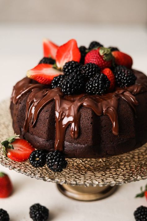 Vegan Chocolate Cake Recipe, Vegan Chocolate Cake, Vegan Foodie, Indulgent Desserts, Vegan Treats, Moist Cakes, Chocolate Cake Recipe, Vegan Chocolate, Vegan Baking