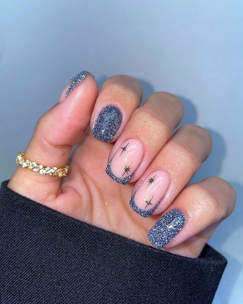 Sparkly Manicure Ideas, January Nails Glitter, Fireworks Nail Design, Classy New Years Nails Short, Sparkling Nail Designs, New Years Nail Ideas Short, New Year Nails Design 2025, New Year’s Eve Nails Short, Celestial Nails Short